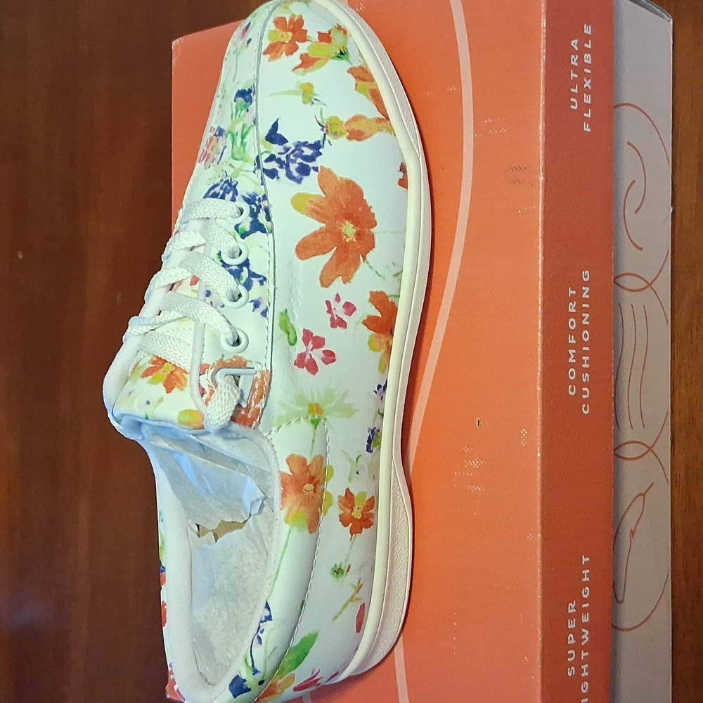 Youth/Women Easy Spirit White Leather Multicolor Floral Print Sneakers Sz 5.5